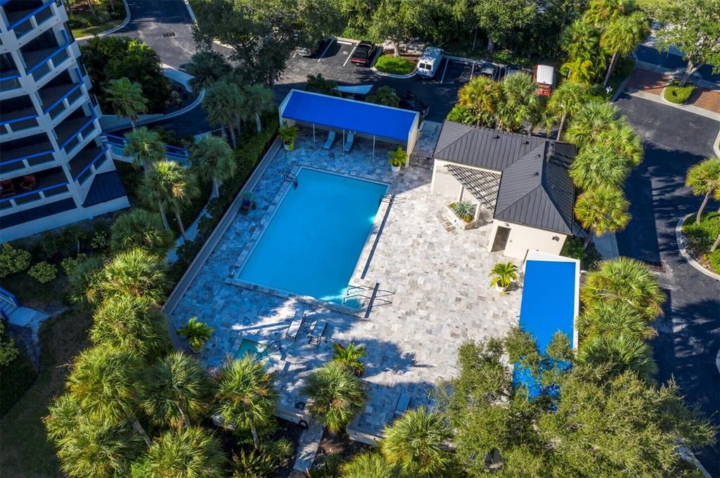 Под контрактом: $799,000 (3 спален, 2 ванн, 2039 Квадратных фут)