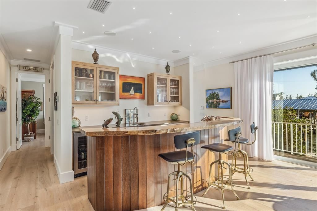 待售: $5,995,000 (5 贝兹, 5 浴室, 5036 平方英尺)