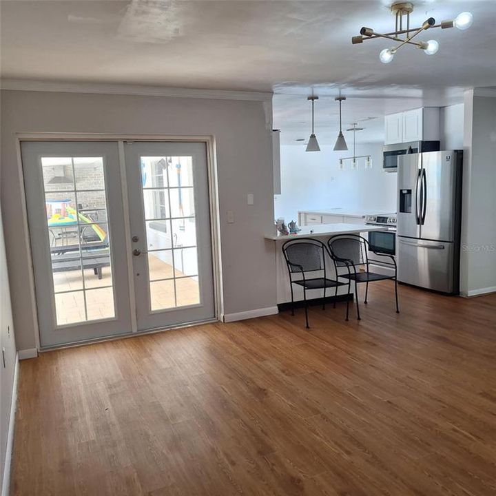 Activo con contrato: $2,500 (3 camas, 2 baños, 1558 Pies cuadrados)