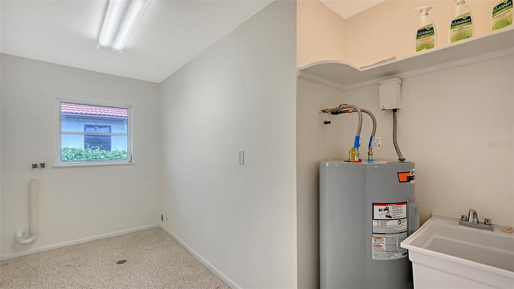 Active With Contract: $875,000 (4 beds, 3 baths, 2767 Square Feet)