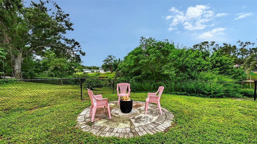 Active With Contract: $875,000 (4 beds, 3 baths, 2767 Square Feet)