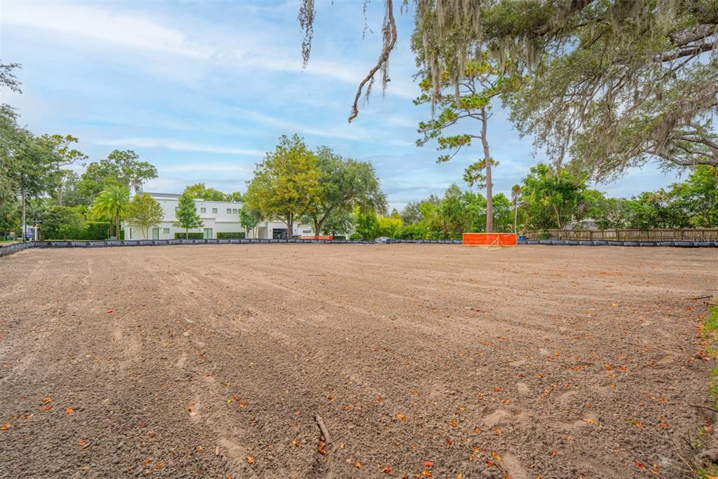 На продажу: $1,690,000 (0.51 acres)