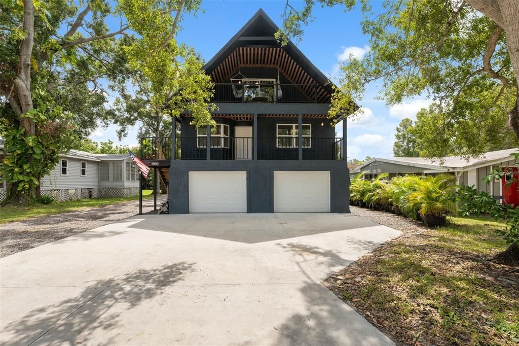 Active With Contract: $639,900 (5 beds, 4 baths, 2573 Square Feet)