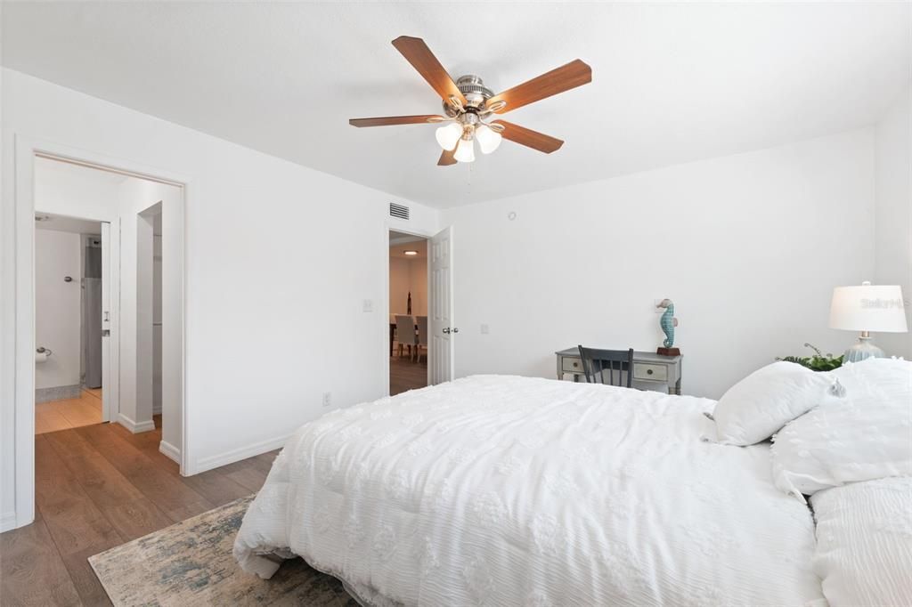 Active With Contract: $639,900 (5 beds, 4 baths, 2573 Square Feet)