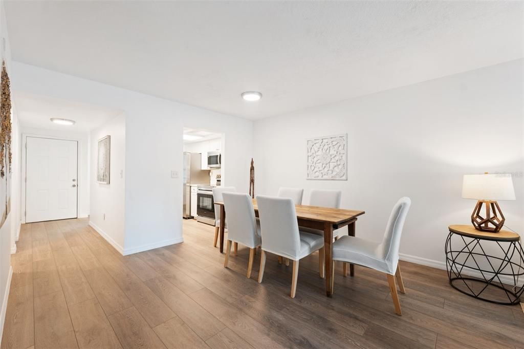 Active With Contract: $639,900 (5 beds, 4 baths, 2573 Square Feet)