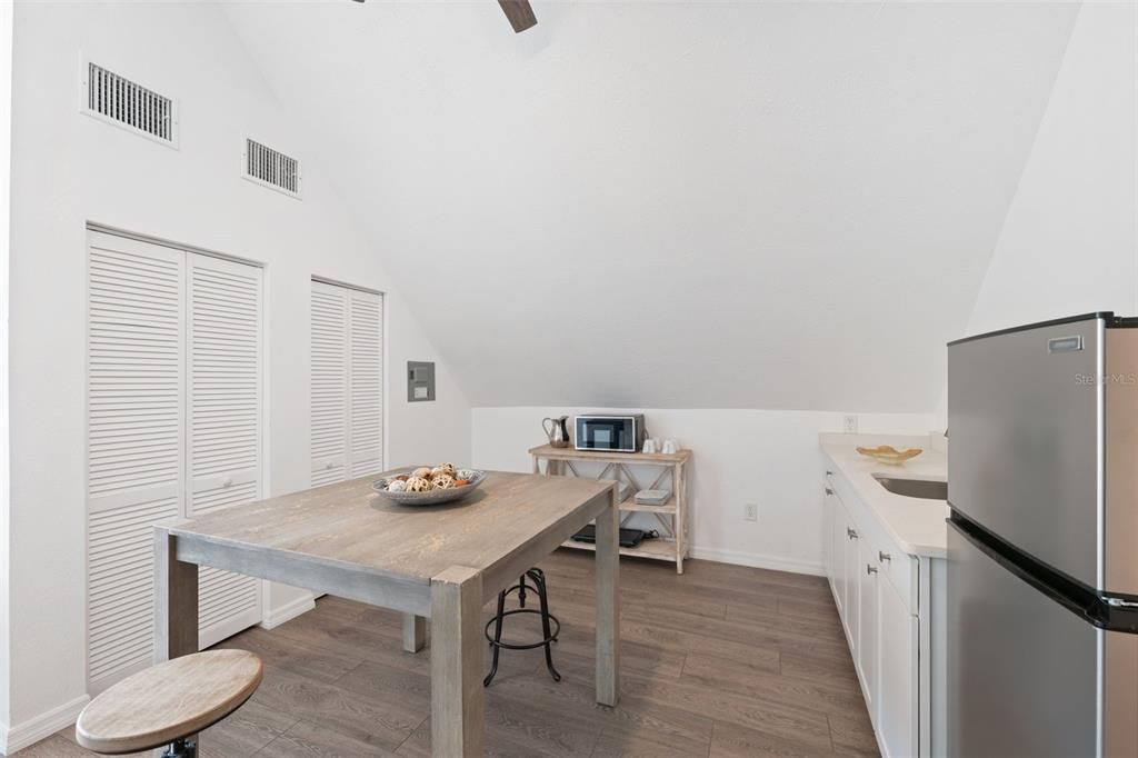 Active With Contract: $639,900 (5 beds, 4 baths, 2573 Square Feet)