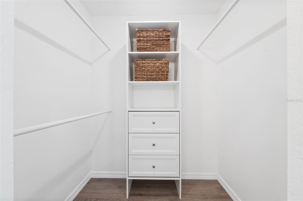 Active With Contract: $639,900 (5 beds, 4 baths, 2573 Square Feet)