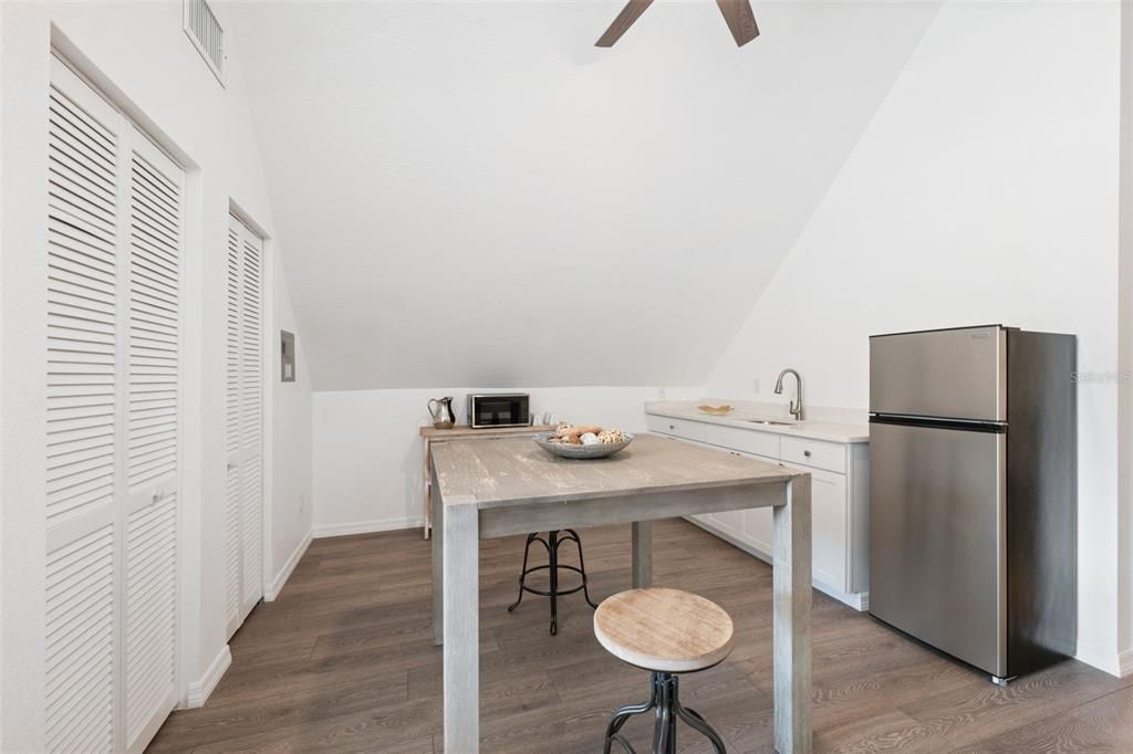 Active With Contract: $639,900 (5 beds, 4 baths, 2573 Square Feet)