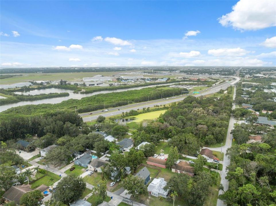 Active With Contract: $639,900 (5 beds, 4 baths, 2573 Square Feet)