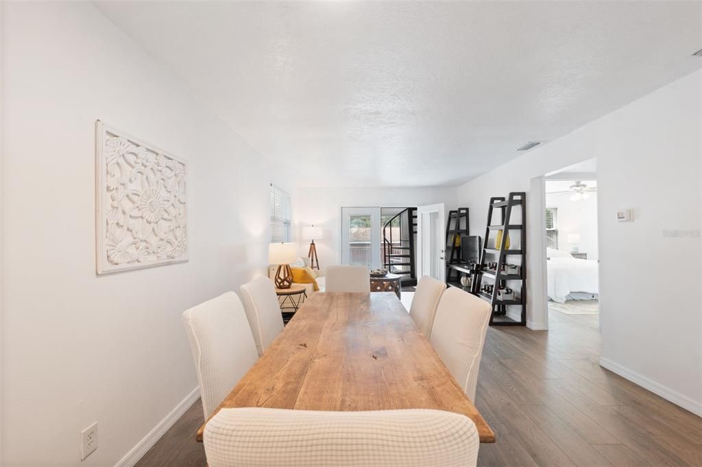 Active With Contract: $639,900 (5 beds, 4 baths, 2573 Square Feet)