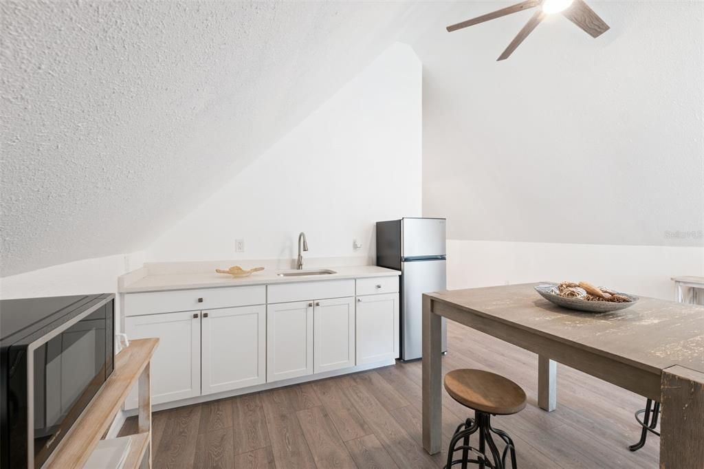 Active With Contract: $639,900 (5 beds, 4 baths, 2573 Square Feet)