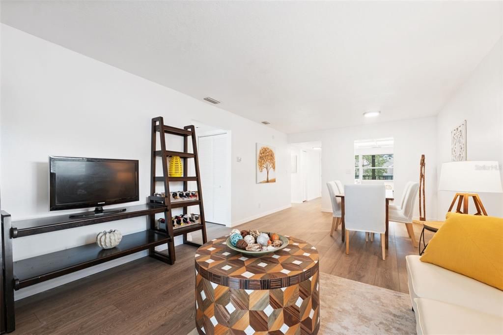 Active With Contract: $639,900 (5 beds, 4 baths, 2573 Square Feet)