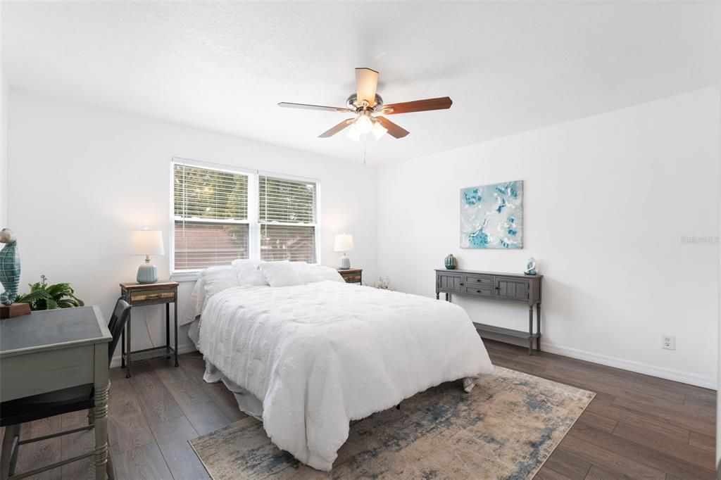 Active With Contract: $639,900 (5 beds, 4 baths, 2573 Square Feet)