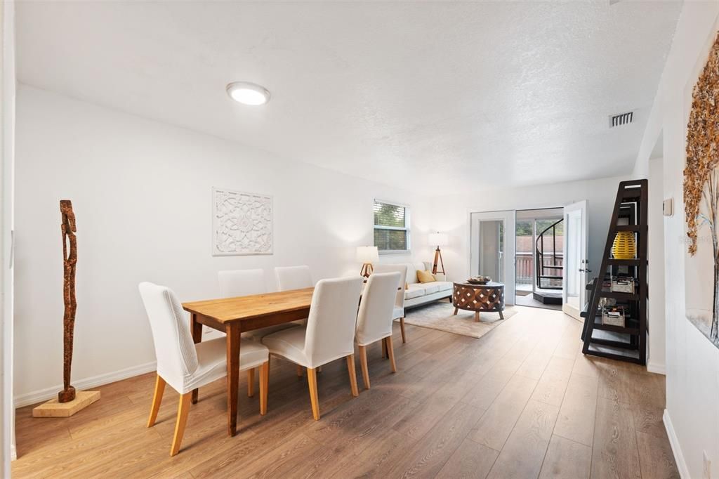 Active With Contract: $639,900 (5 beds, 4 baths, 2573 Square Feet)