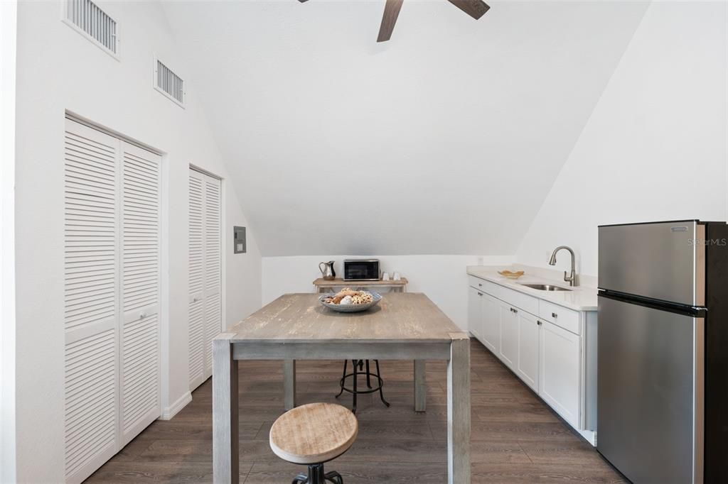 Active With Contract: $639,900 (5 beds, 4 baths, 2573 Square Feet)