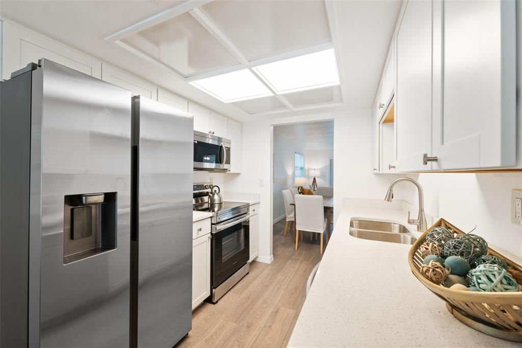 Active With Contract: $639,900 (5 beds, 4 baths, 2573 Square Feet)