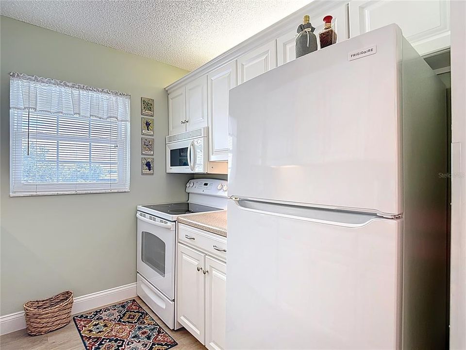 Под контрактом: $134,900 (2 спален, 2 ванн, 897 Квадратных фут)