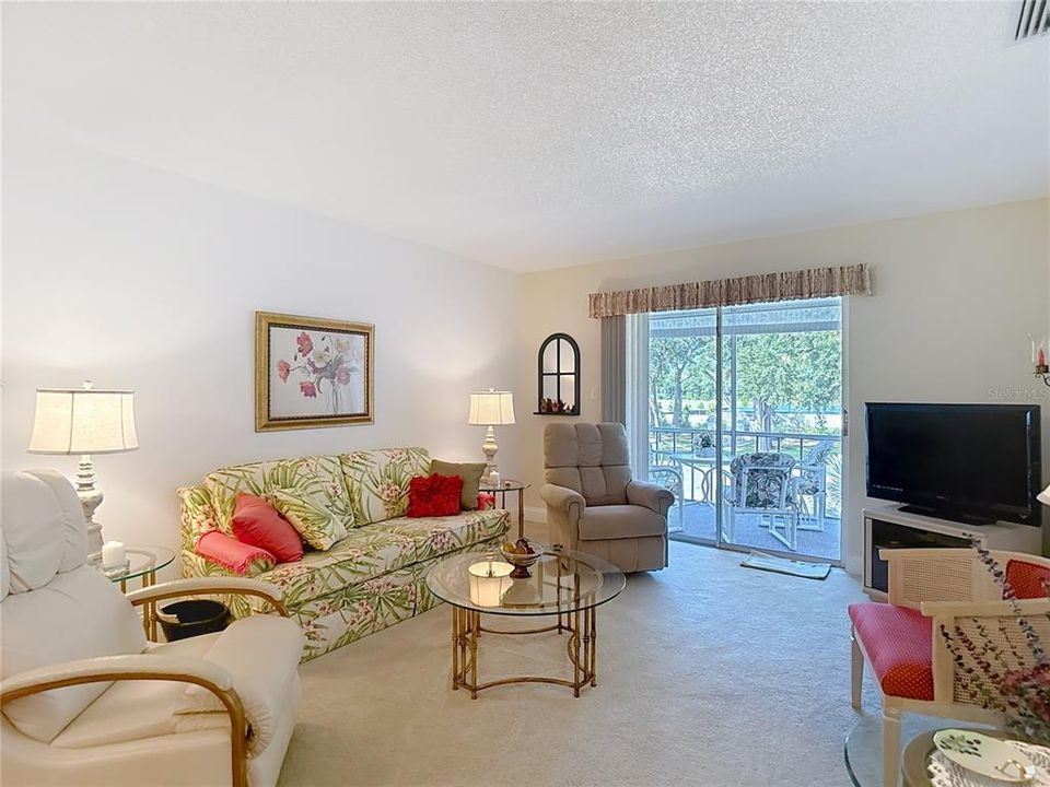 Под контрактом: $134,900 (2 спален, 2 ванн, 897 Квадратных фут)