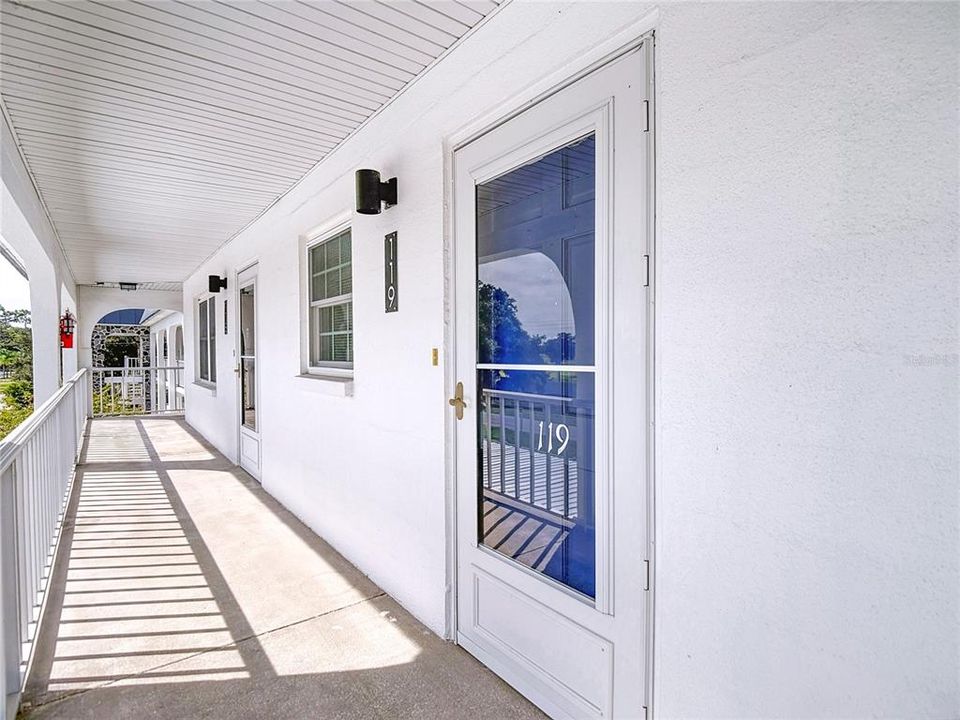 Под контрактом: $134,900 (2 спален, 2 ванн, 897 Квадратных фут)