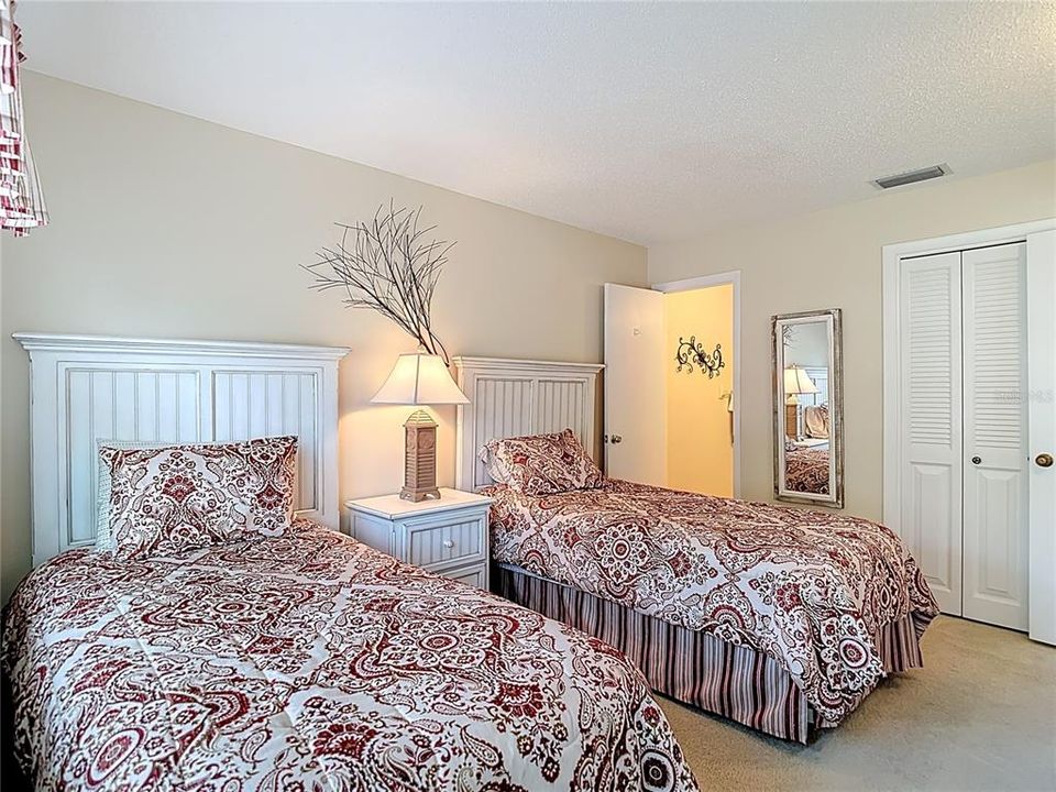 Под контрактом: $134,900 (2 спален, 2 ванн, 897 Квадратных фут)