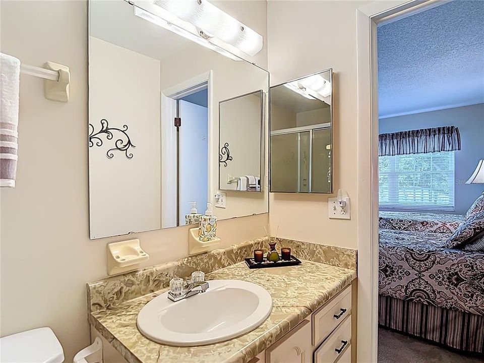 Под контрактом: $134,900 (2 спален, 2 ванн, 897 Квадратных фут)