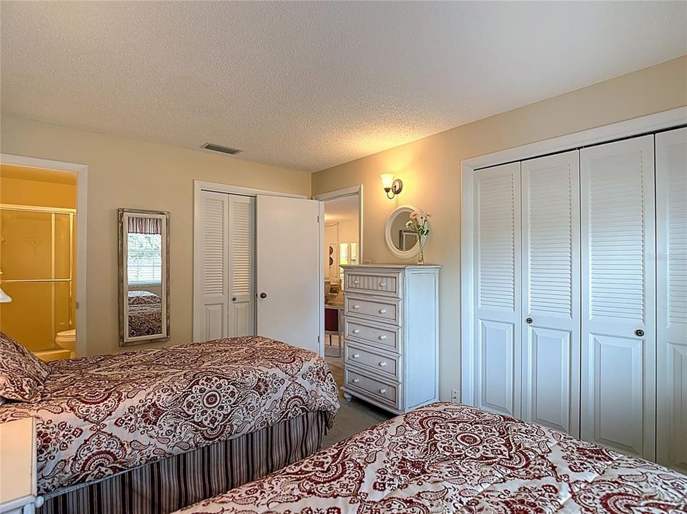 Под контрактом: $134,900 (2 спален, 2 ванн, 897 Квадратных фут)