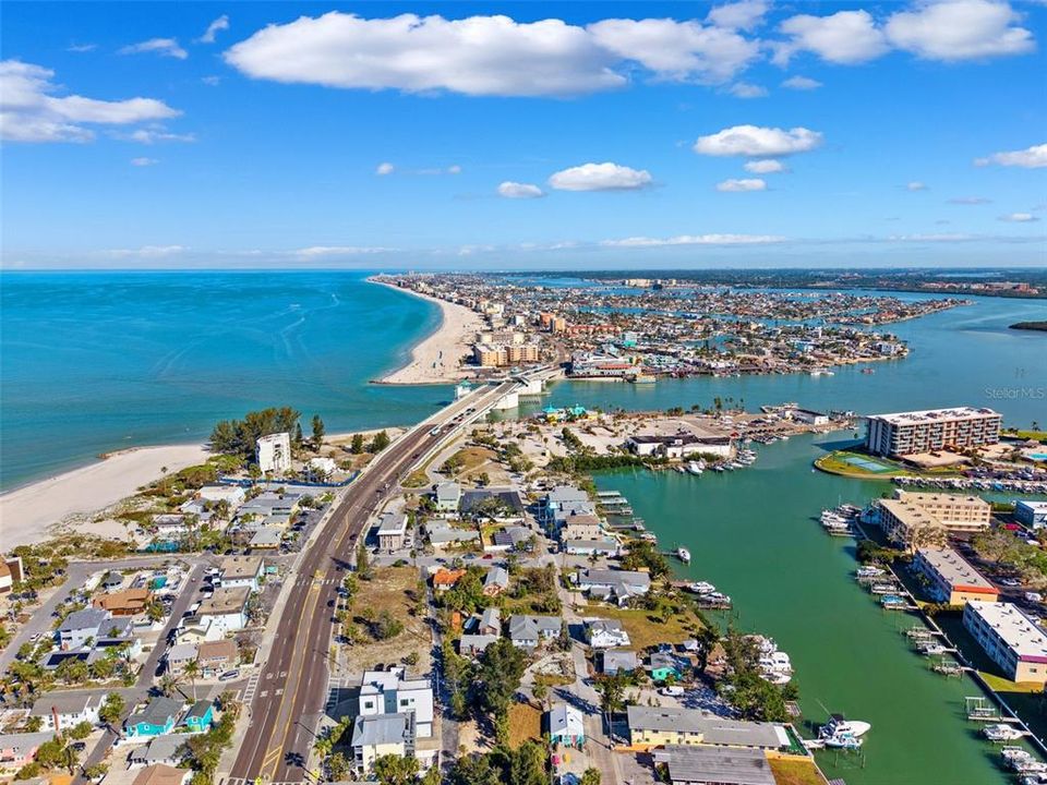 待售: $425,000 (0.09 acres)