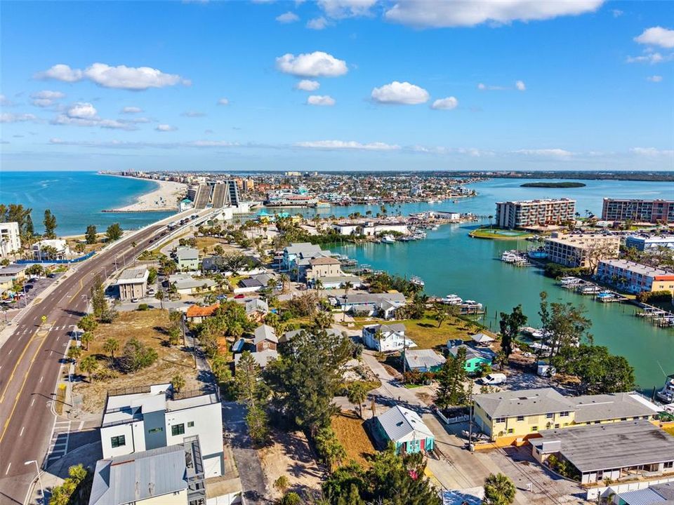 待售: $425,000 (0.09 acres)