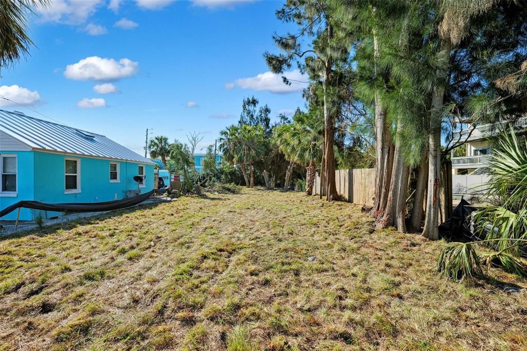 待售: $425,000 (0.09 acres)