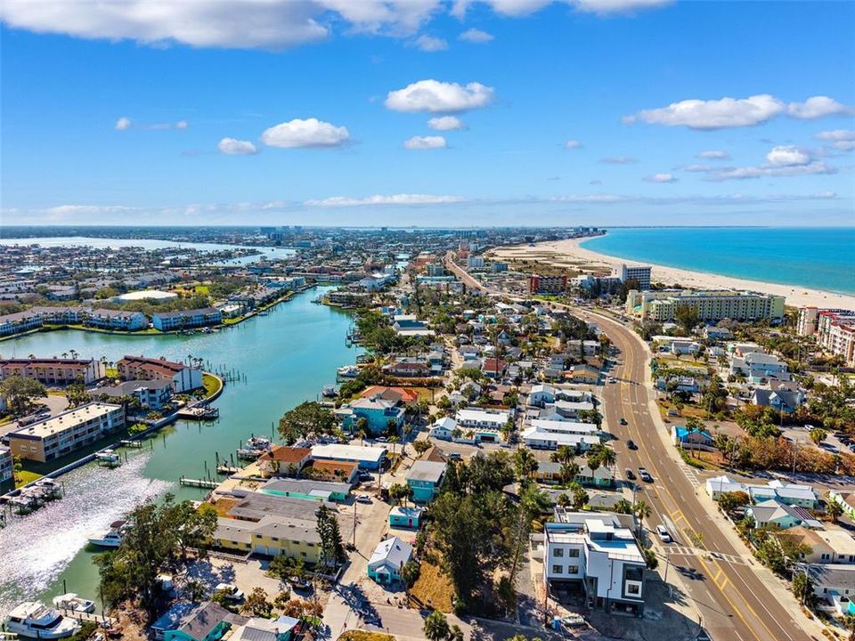 待售: $425,000 (0.09 acres)