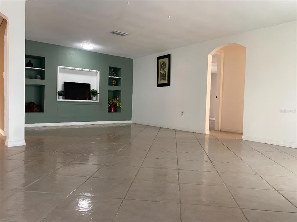 For Sale: $264,000 (3 beds, 2 baths, 1457 Square Feet)