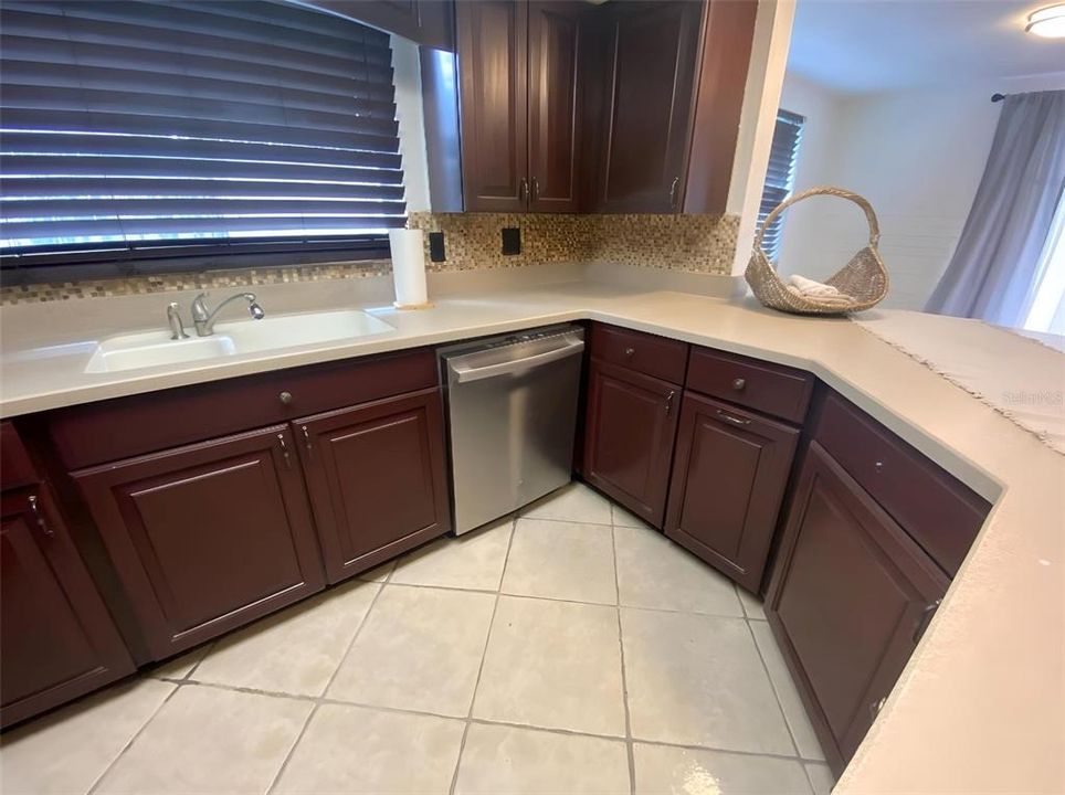 For Sale: $264,000 (3 beds, 2 baths, 1457 Square Feet)