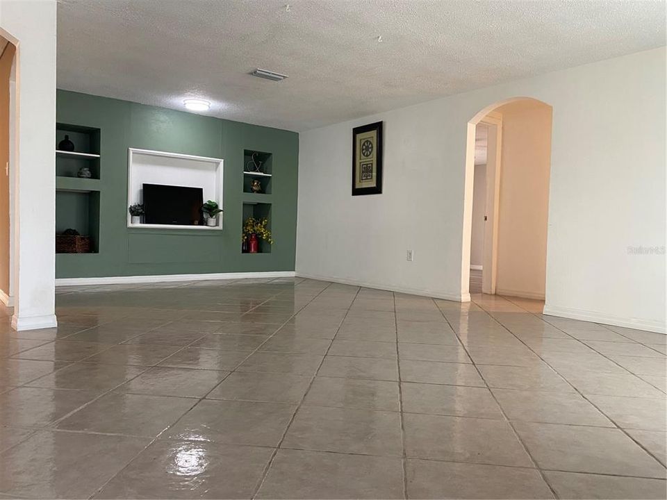 For Sale: $264,000 (3 beds, 2 baths, 1457 Square Feet)