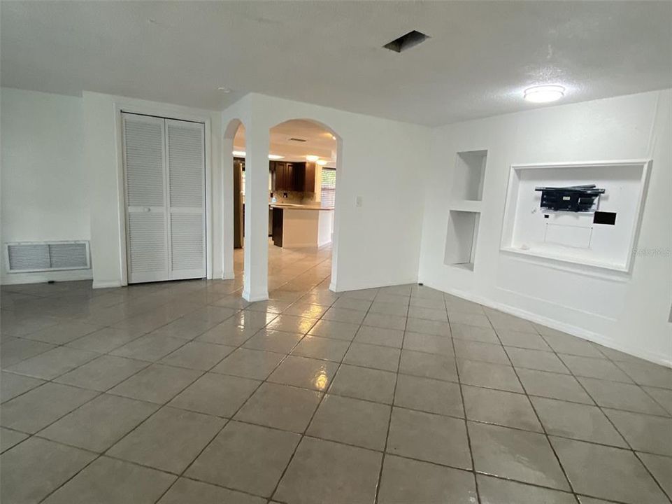 For Sale: $264,000 (3 beds, 2 baths, 1457 Square Feet)