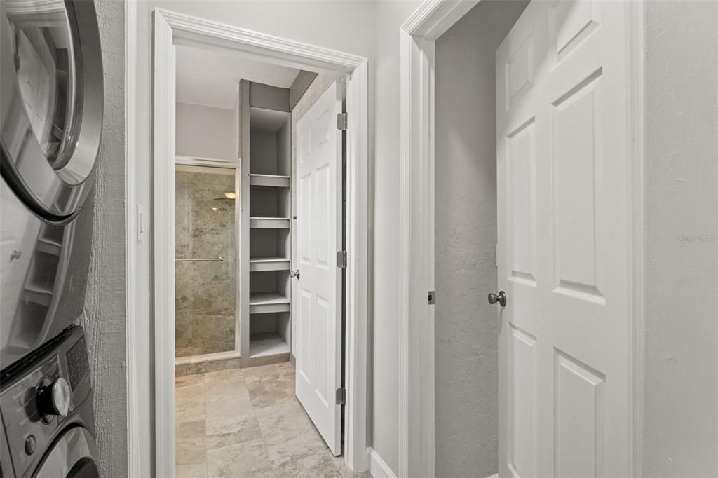 En Venta: $254,900 (4 camas, 2 baños, 1435 Pies cuadrados)