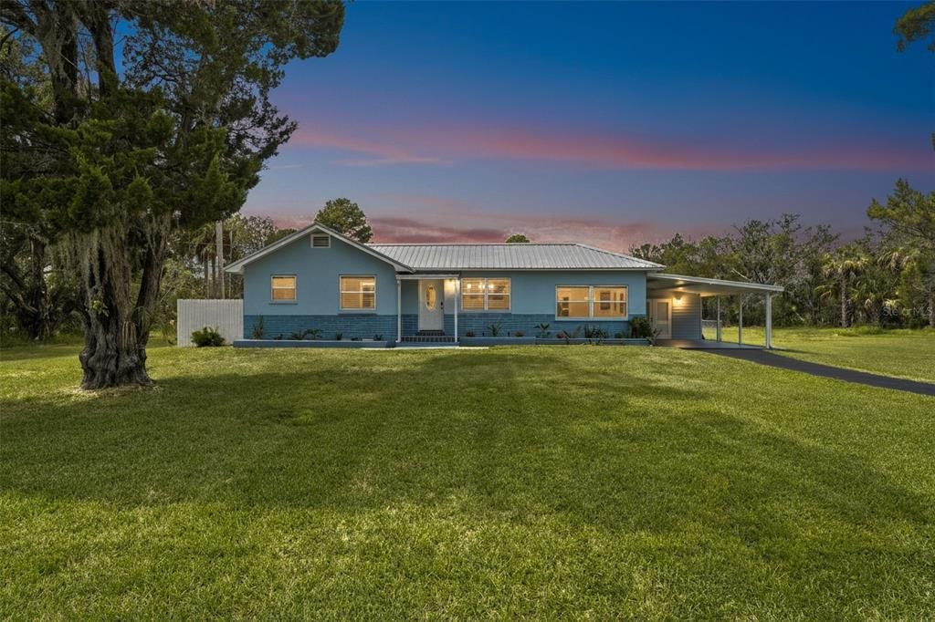 En Venta: $254,900 (4 camas, 2 baños, 1435 Pies cuadrados)