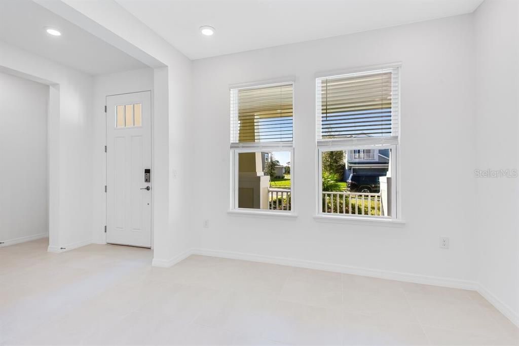 Activo con contrato: $546,019 (4 camas, 3 baños, 2600 Pies cuadrados)