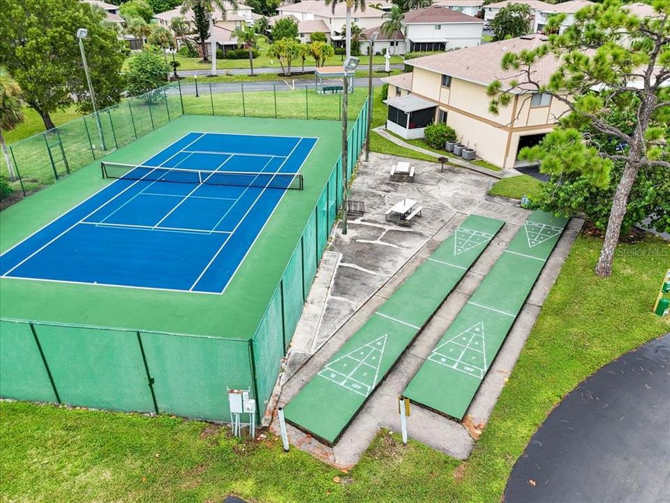 待售: $155,000 (2 贝兹, 1 浴室, 760 平方英尺)