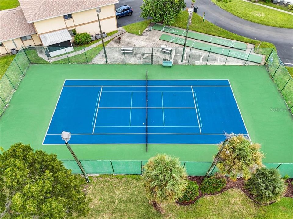 待售: $155,000 (2 贝兹, 1 浴室, 760 平方英尺)