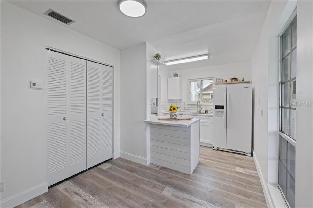 待售: $155,000 (2 贝兹, 1 浴室, 760 平方英尺)