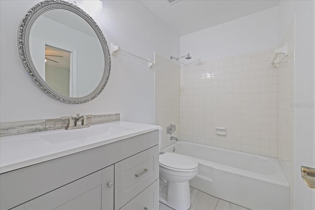 待售: $155,000 (2 贝兹, 1 浴室, 760 平方英尺)