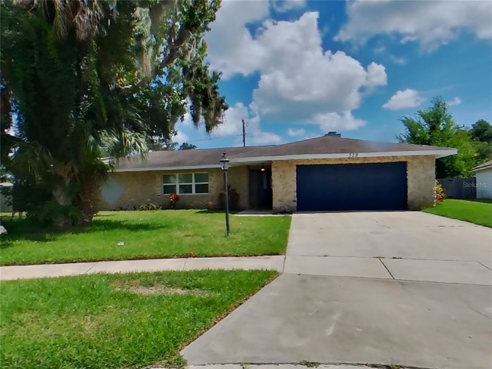 Recently Rented: $2,199 (4 beds, 2 baths, 2161 Square Feet)