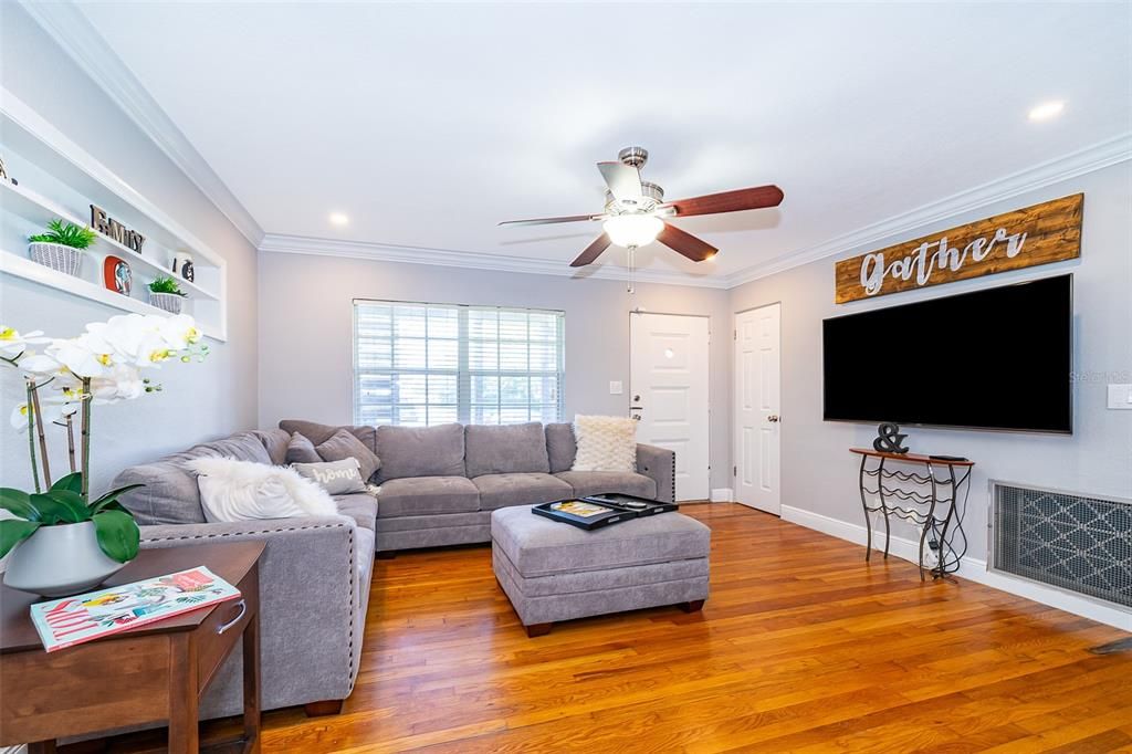 For Rent: $2,700 (3 beds, 2 baths, 1433 Square Feet)