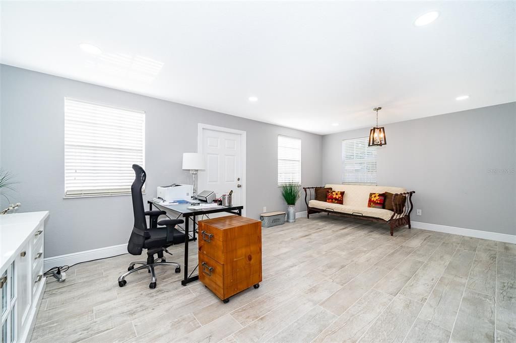 For Rent: $2,700 (3 beds, 2 baths, 1433 Square Feet)