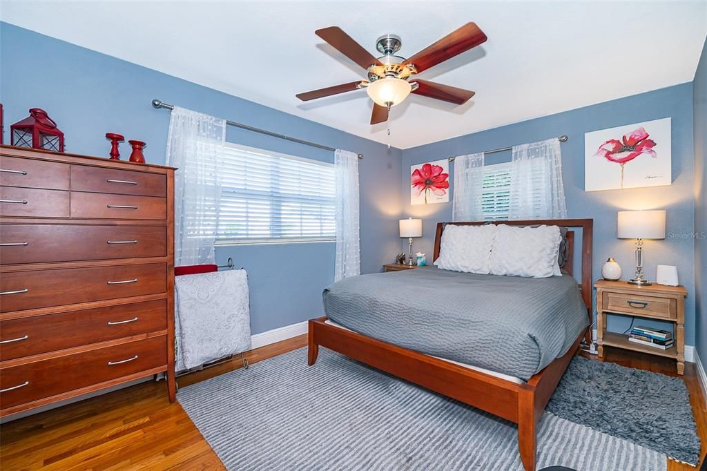 For Rent: $2,700 (3 beds, 2 baths, 1433 Square Feet)