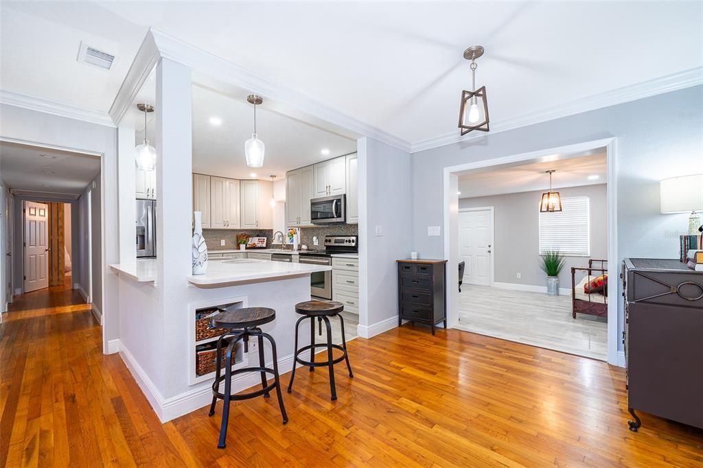 For Rent: $2,700 (3 beds, 2 baths, 1433 Square Feet)