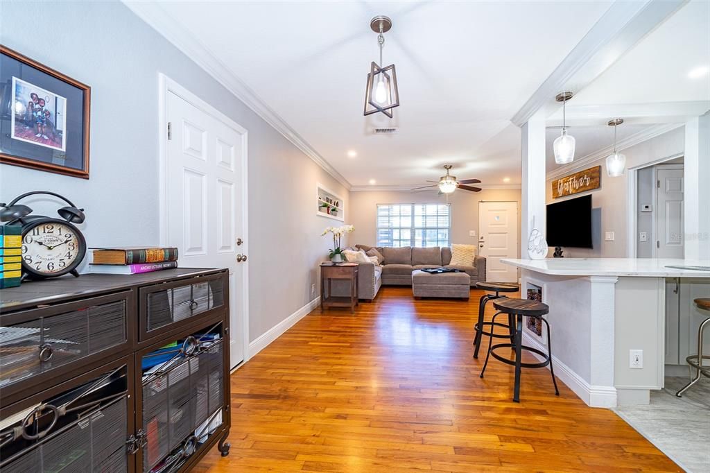 For Rent: $2,700 (3 beds, 2 baths, 1433 Square Feet)