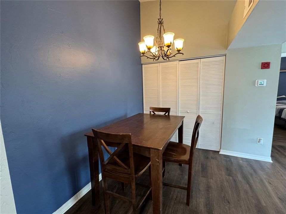 For Sale: $124,500 (1 beds, 1 baths, 635 Square Feet)