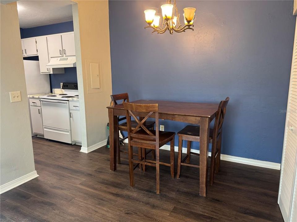 For Sale: $124,500 (1 beds, 1 baths, 635 Square Feet)