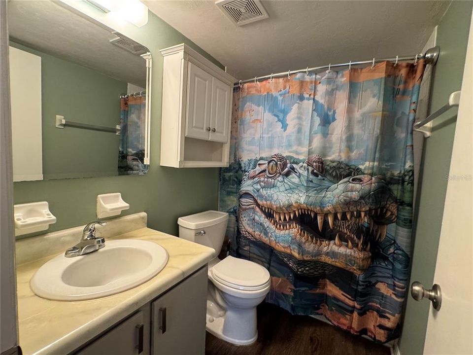 For Sale: $124,500 (1 beds, 1 baths, 635 Square Feet)